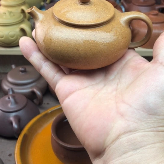 茶壶紫砂黄金段泥寒江150豪升左右
