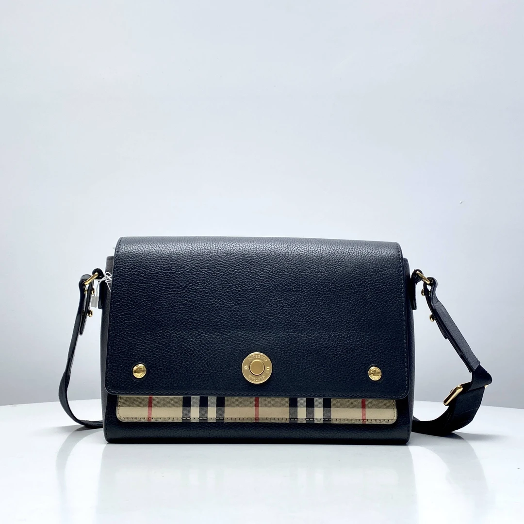 95新 BURBERRY/博柏利 巴宝莉斜挎包JK1376