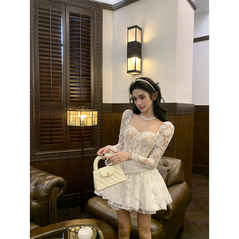 芭比姨【自在风雅】 白色法式蕾丝方领连衣裙女