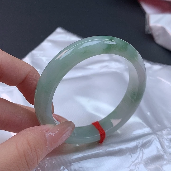 翡翠未镶嵌手镯53