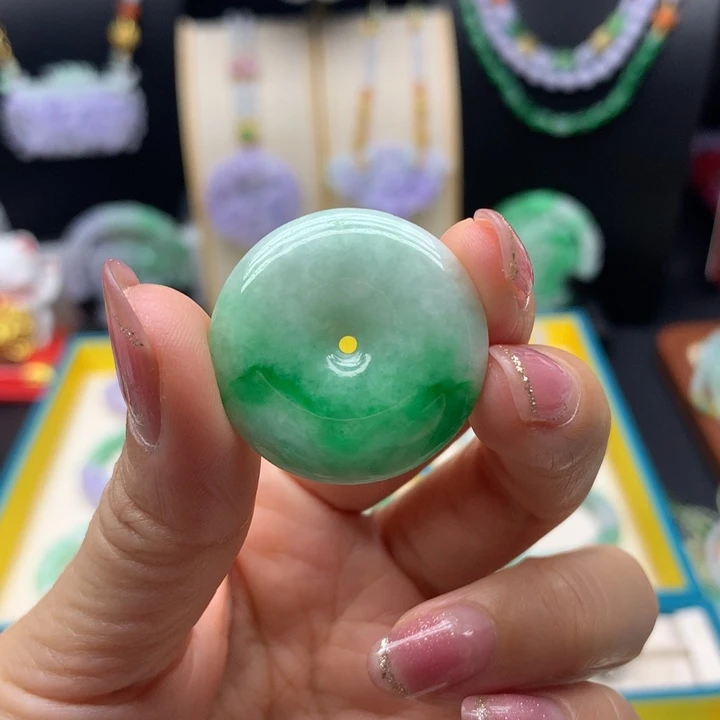颈饰未镶嵌翡翠扣子翡翠