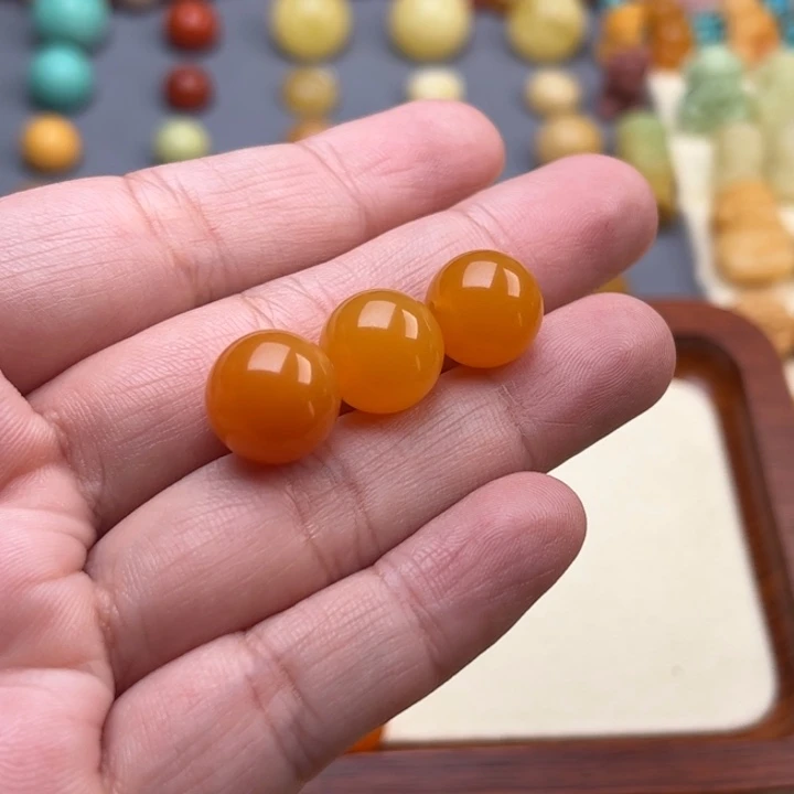未镶嵌石英质玉（缅黄）珠宝半成品