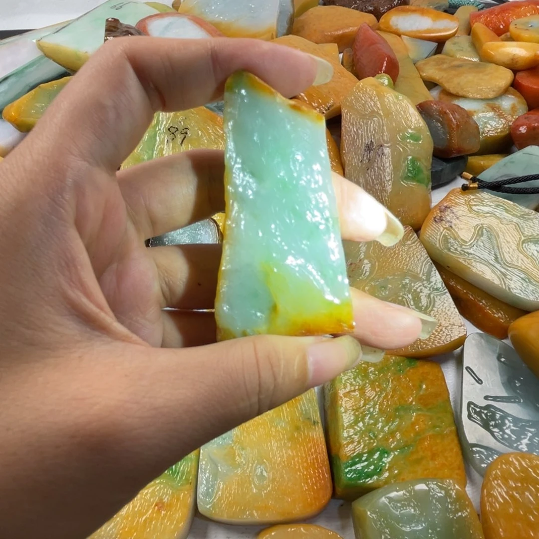 【闪购商品】颈饰未镶嵌翡翠翡翠