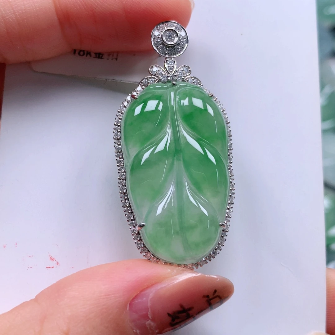 翡翠18K金镶嵌颈饰天然翡翠