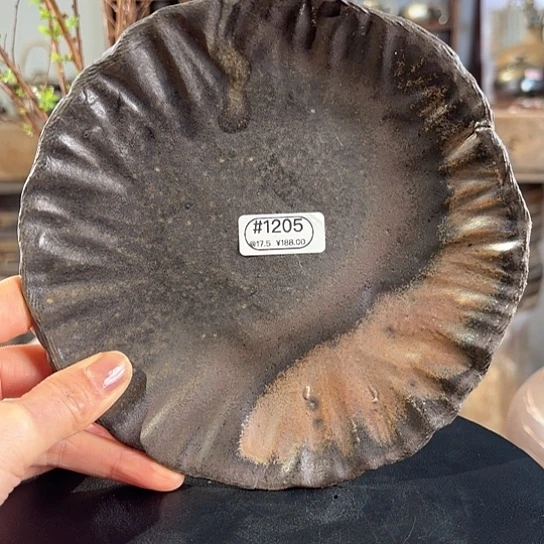 #1205柴烧手捏窑变黑金刚壶承