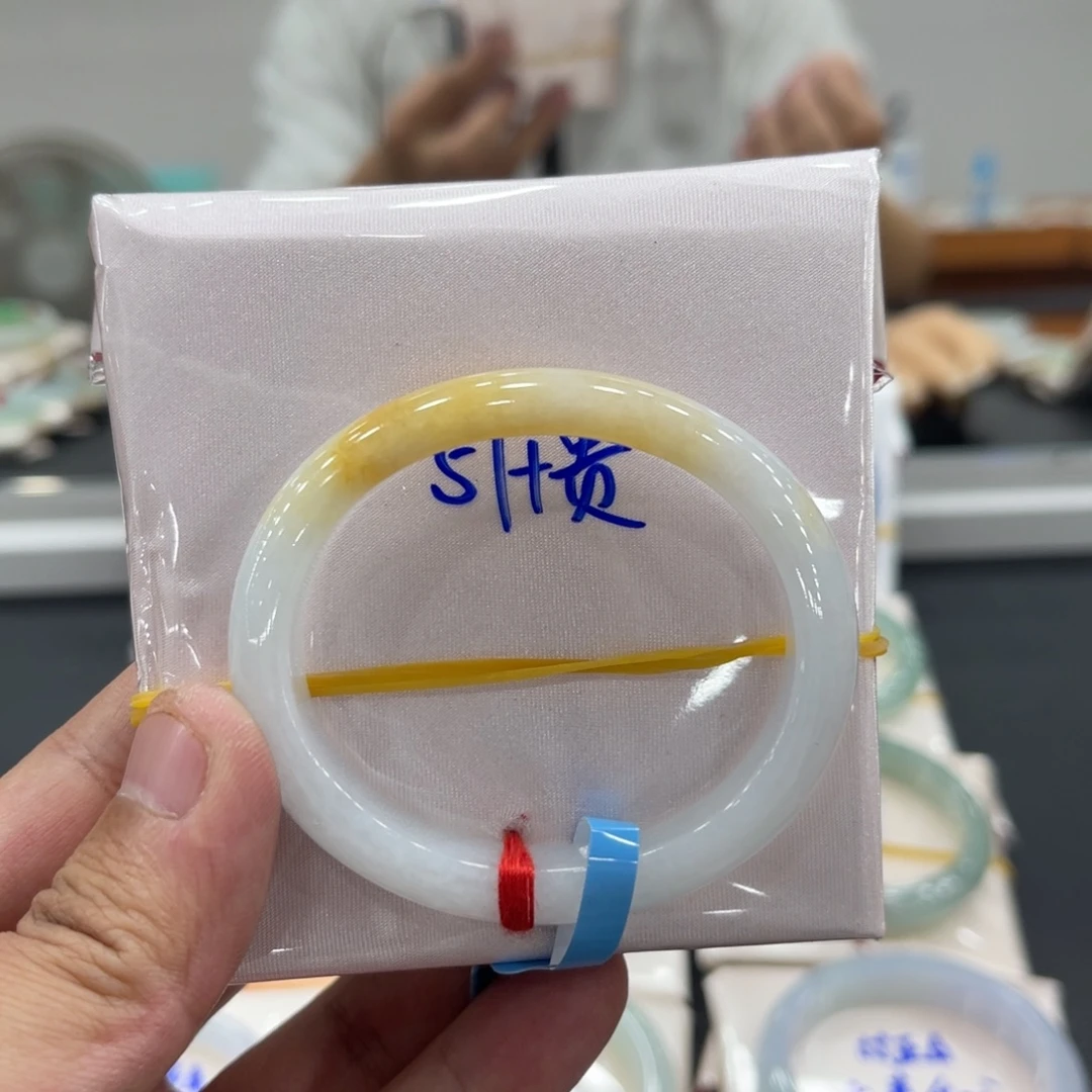 翡翠未镶嵌手镯缅甸翡翠