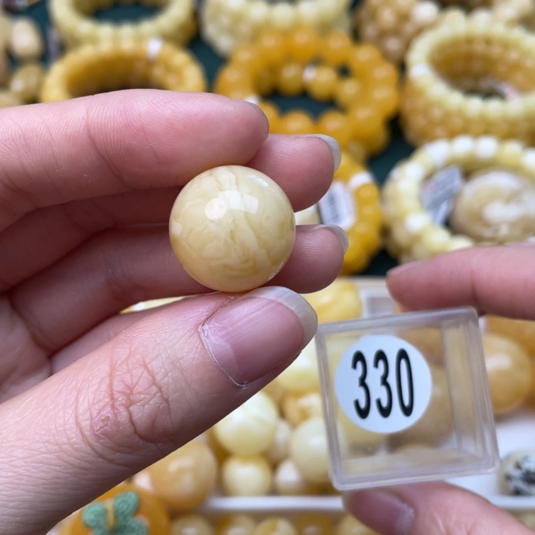 蜜蜡珠宝奇石未镶嵌回***期