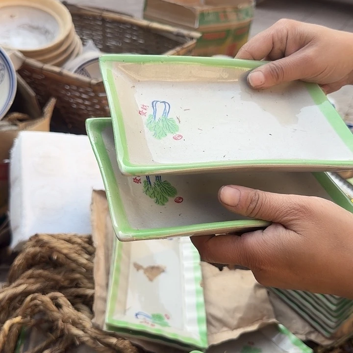 库存瓷片白菜盘子两个