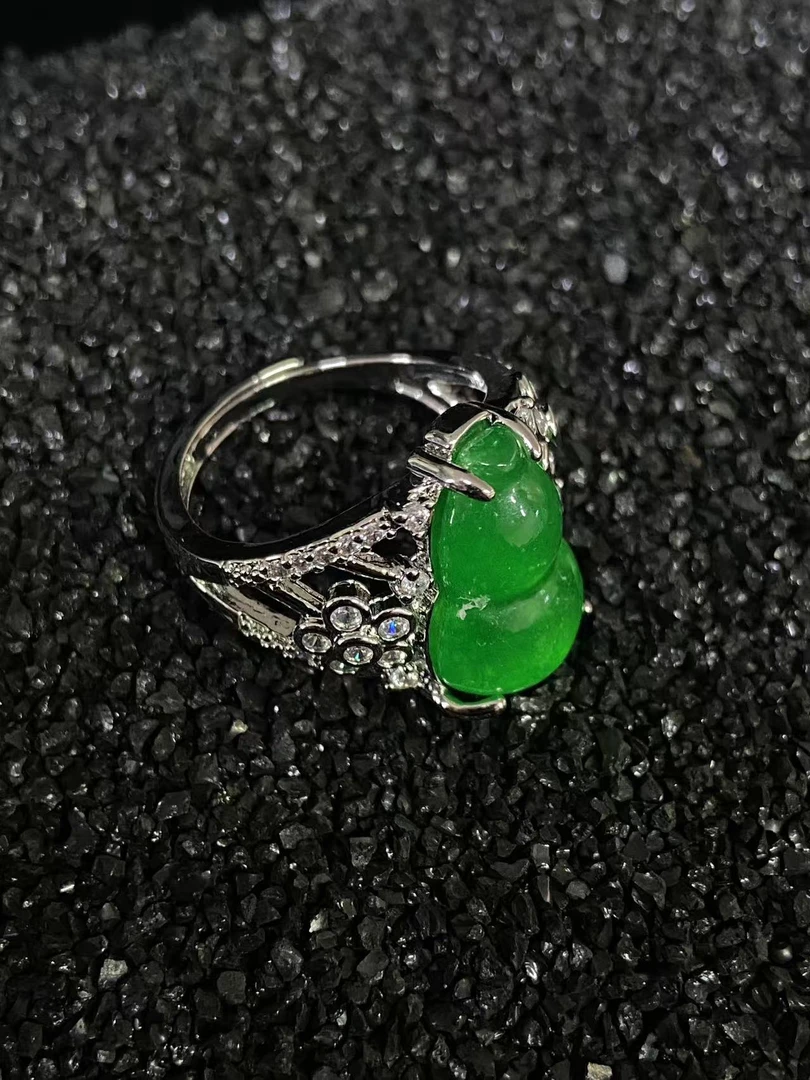 古64绿戒典奢缅古典馆藏美丽首饰赠链配礼盒--多样性发其一