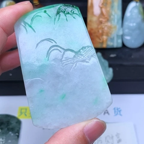 翡翠未镶嵌颈饰鸿*缅甸翡翠手工山水兔