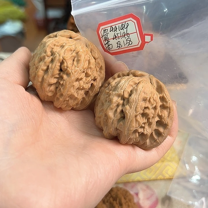 文玩核桃把件白狮子