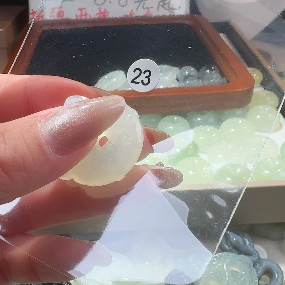 蛇纹石玉颈饰合金精美礼品