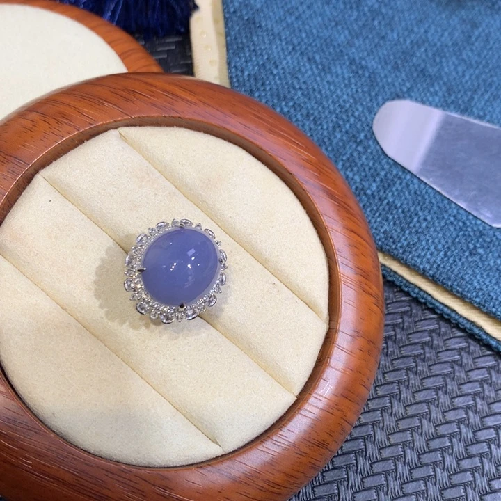 【闪购商品】颈饰18K金镶嵌翡翠