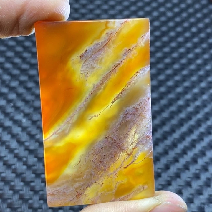 玛瑙/玉髓颈饰未镶嵌草