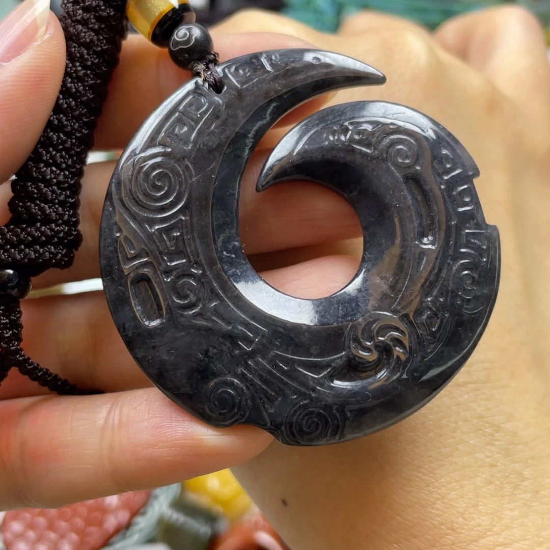 翡翠颈饰未镶嵌牌子