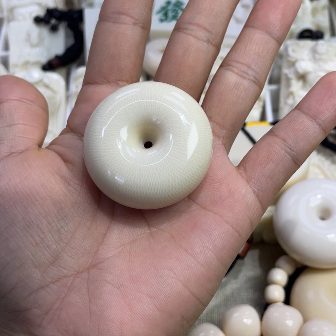 柳***明新骨瓷猛犸4.0平安扣