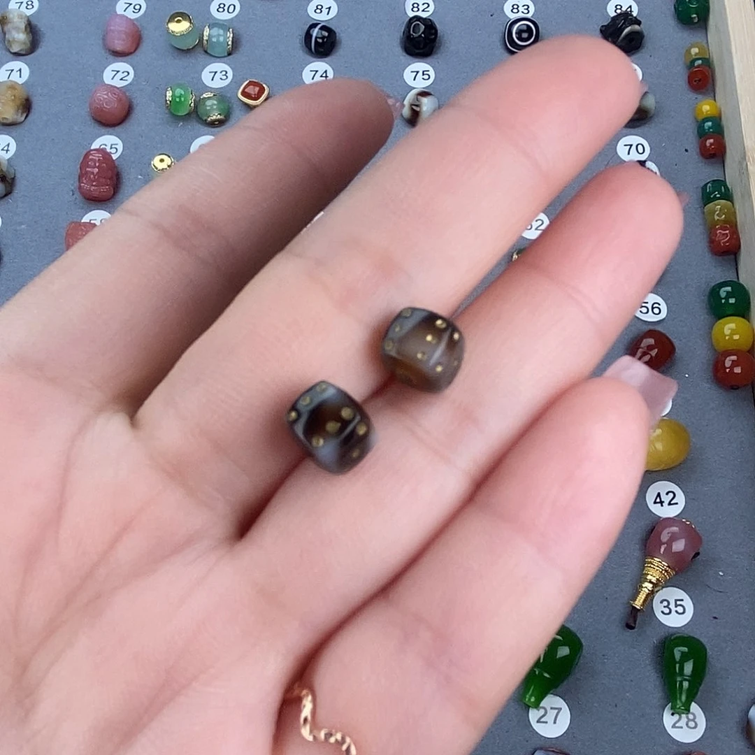 仔***哥玛瑙/玉髓饰品未镶嵌