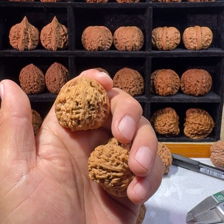 6***6文玩核桃吊坠南疆