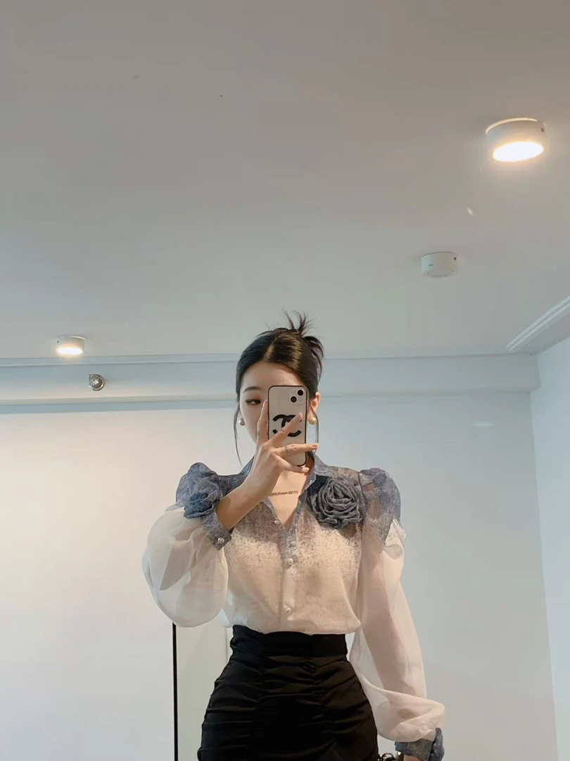 天空之境夏季气质显瘦设计感纯欲风渐变色衬衫泡泡袖上衣