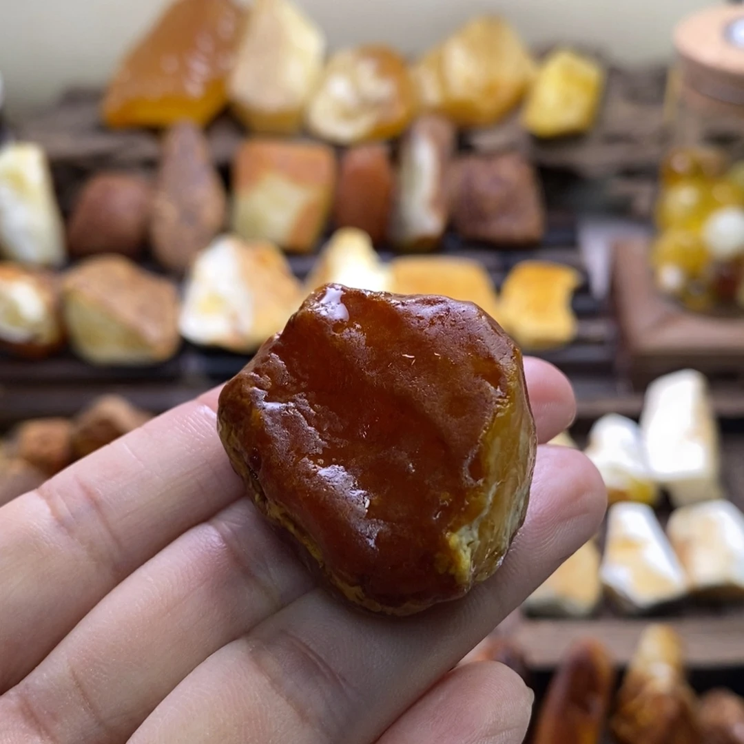 【闪购商品】定制琥珀云**舒天然蜜蜡乌料