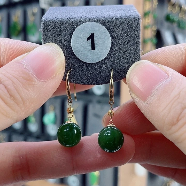 18K金镶嵌和田玉耳饰