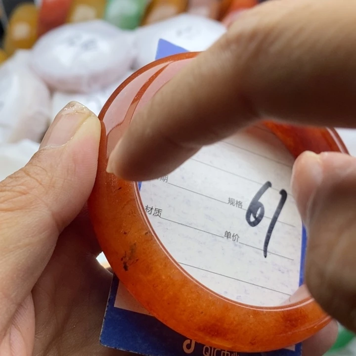 石英质玉手镯未镶嵌