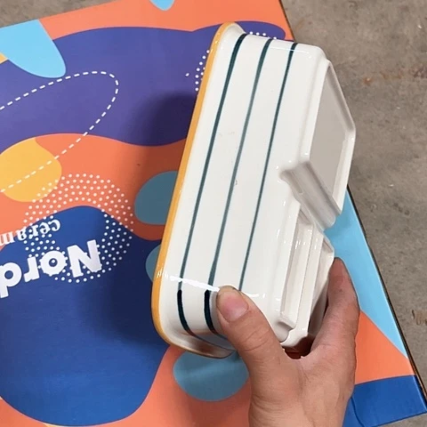 微瑕，不能明火，口径20高6条纹无盖