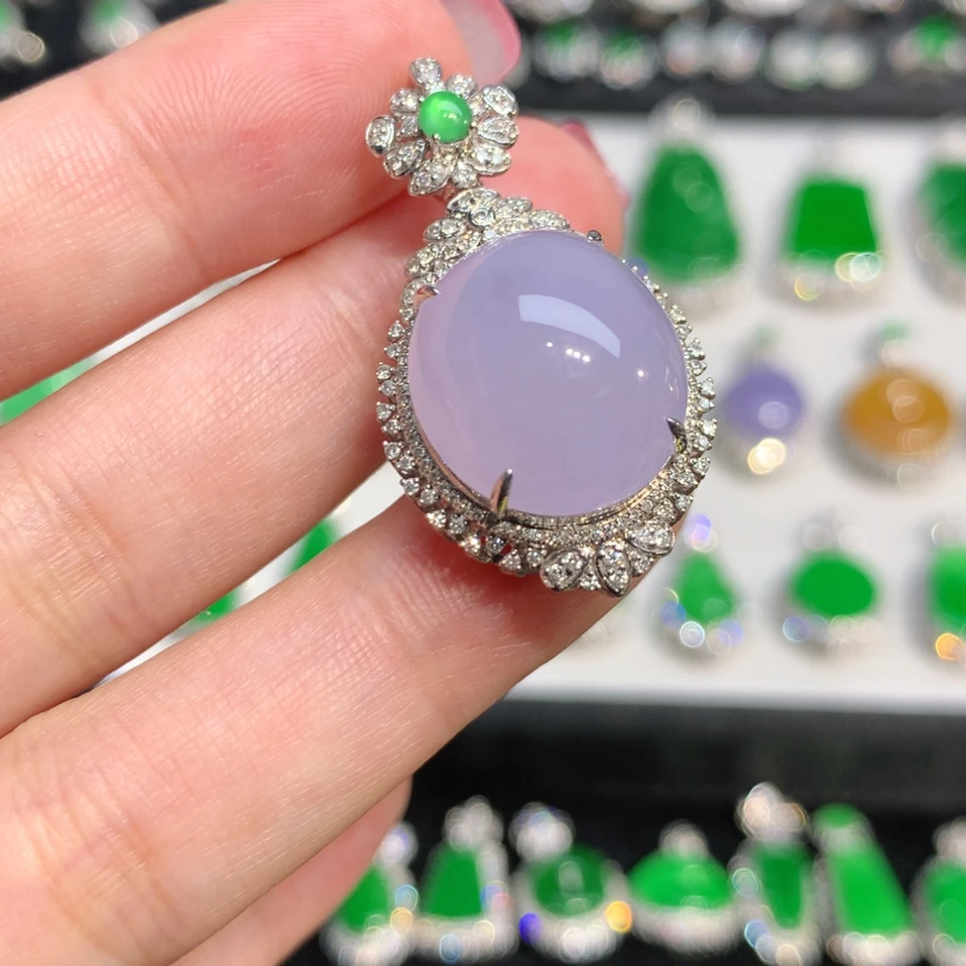 翡翠18K金镶嵌颈饰