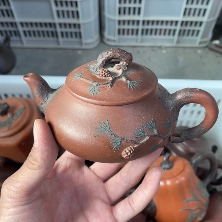 老厂紫砂壶一件。