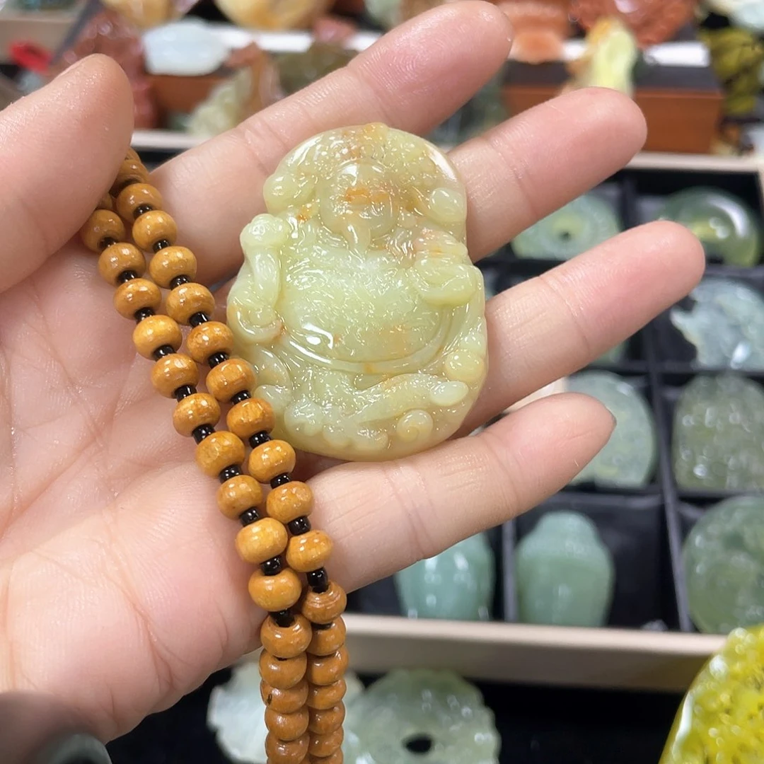 蛇纹石玉颈饰未镶嵌