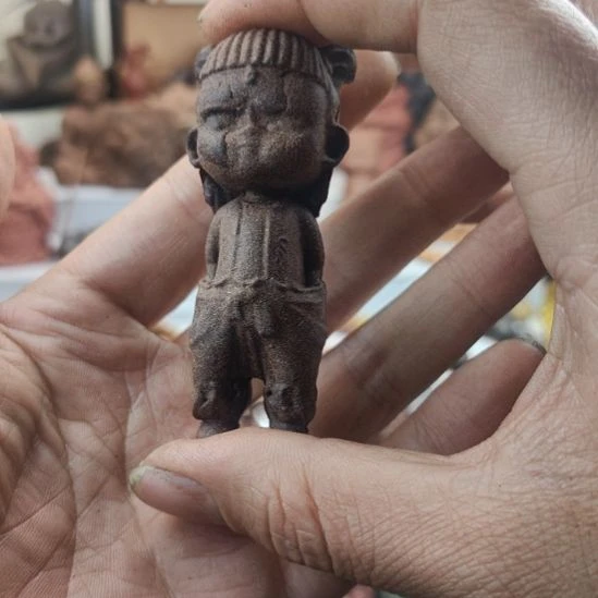 泥塑龙涎玫瑰香方哪吒瑕疵款