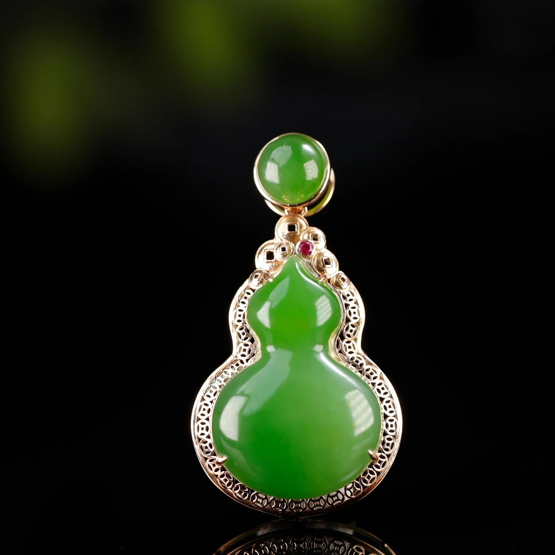 白玉世家18K金碧玉艳色果绿葫芦吊坠