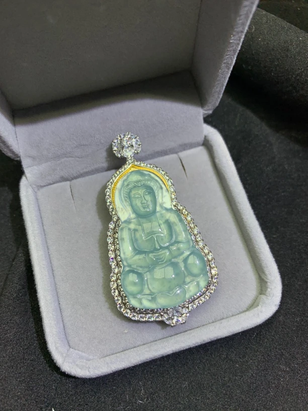 天然A货翡翠蓝冰观音大气款