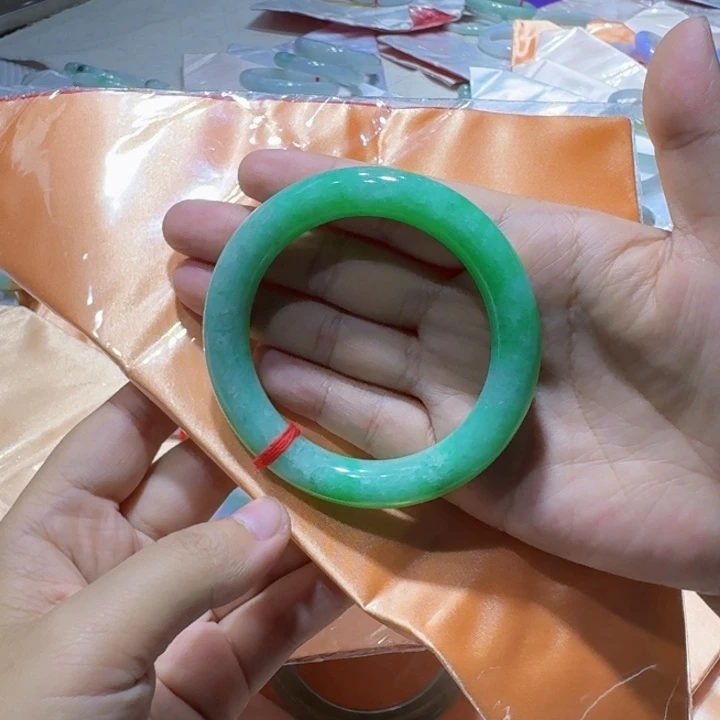 未镶嵌手镯翡翠54