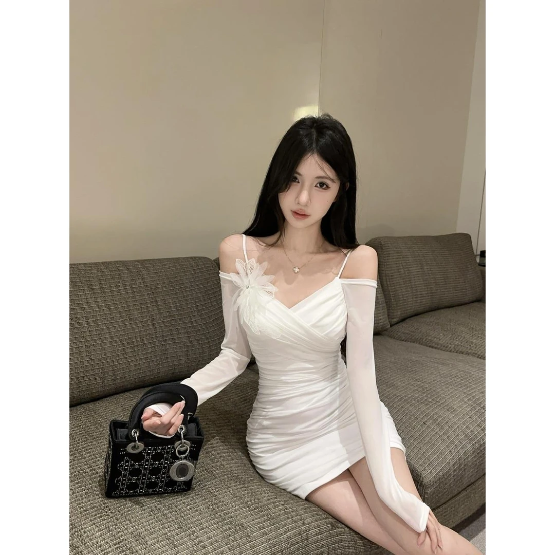 白色网纱吊带连衣裙女2025纯欲性感一字肩包臀裙独特漂亮掐腰裙子