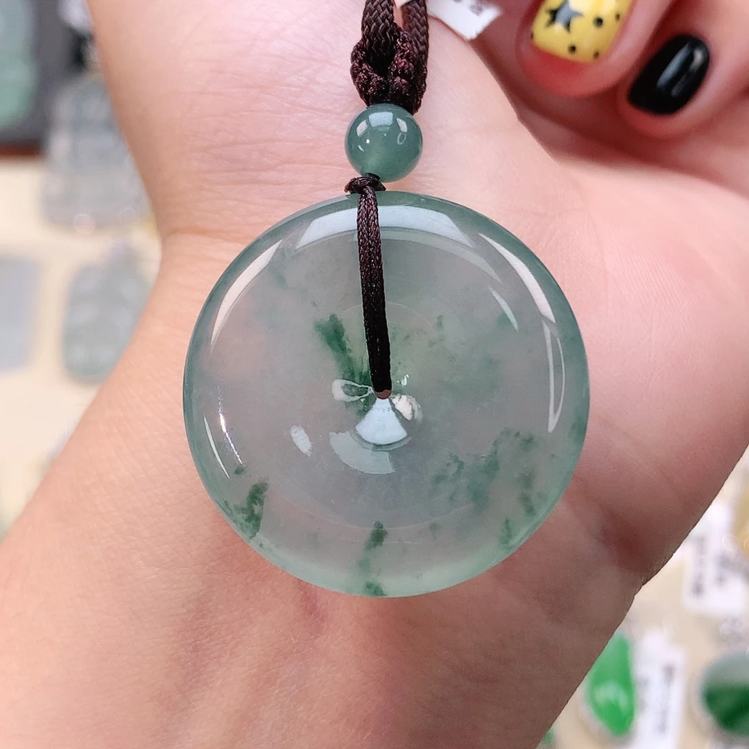 翡翠未镶嵌颈饰平安扣