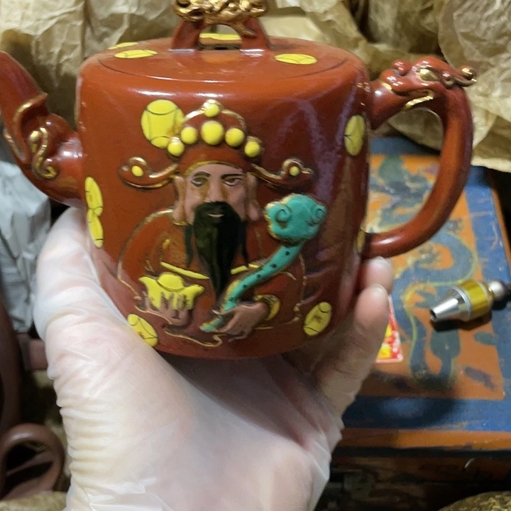 紫砂茶壶原矿泥料纯手工制作的一把紫砂壶。