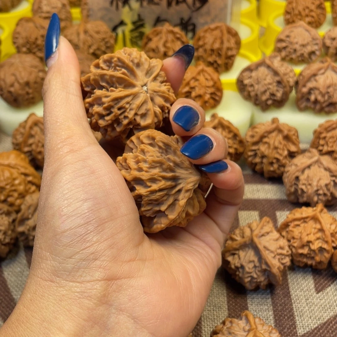 ໑***࿐文玩核桃吊坠帝王三棱