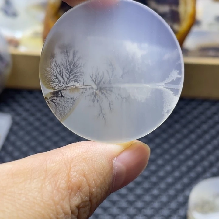 泥***人玛瑙/玉髓未镶嵌颈饰