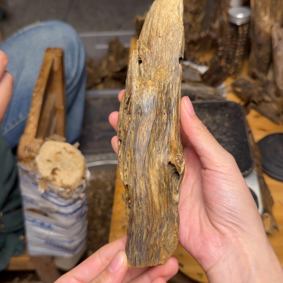 沉香碎屑沉香白棋块料64克