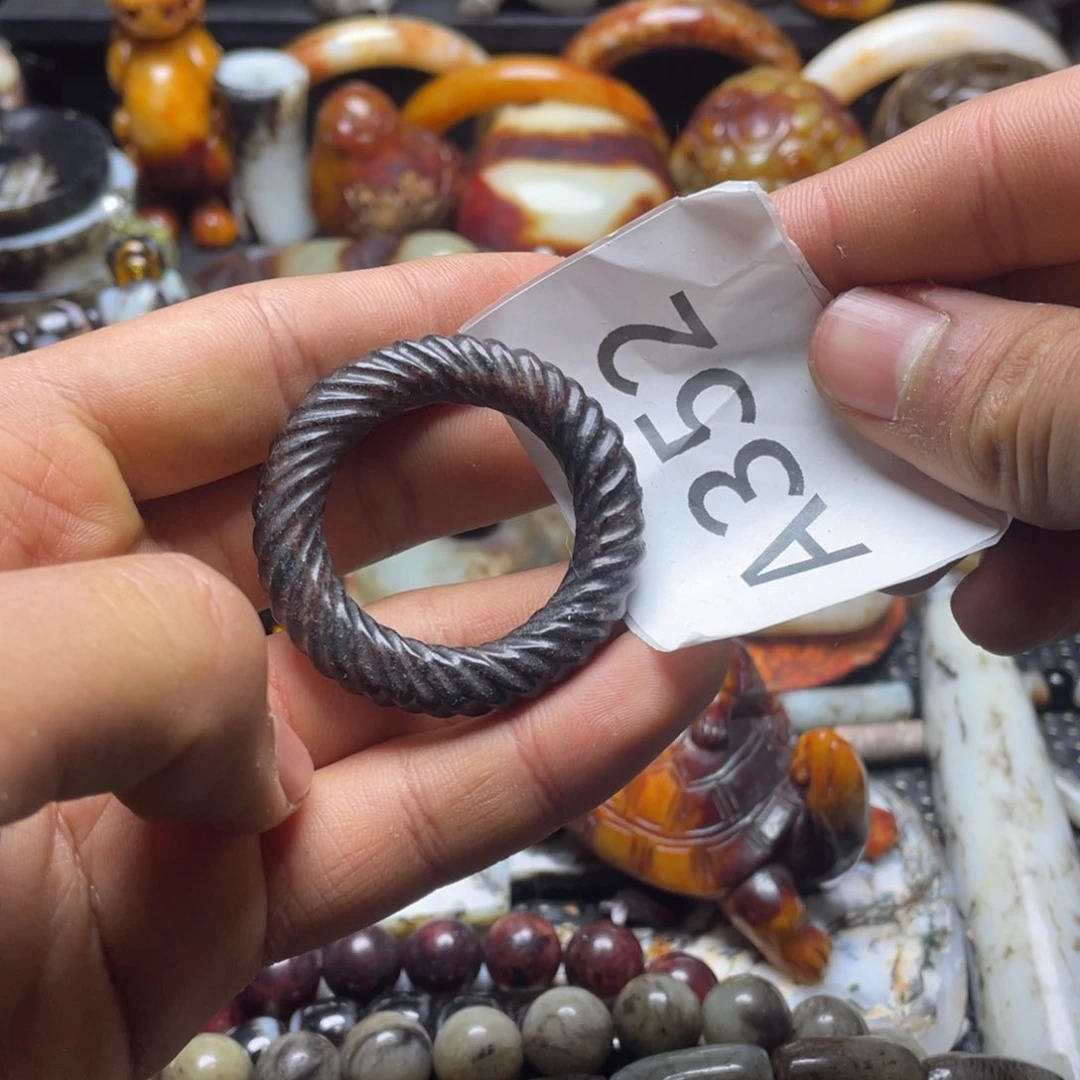 和田玉（糖玉）挂件未镶嵌