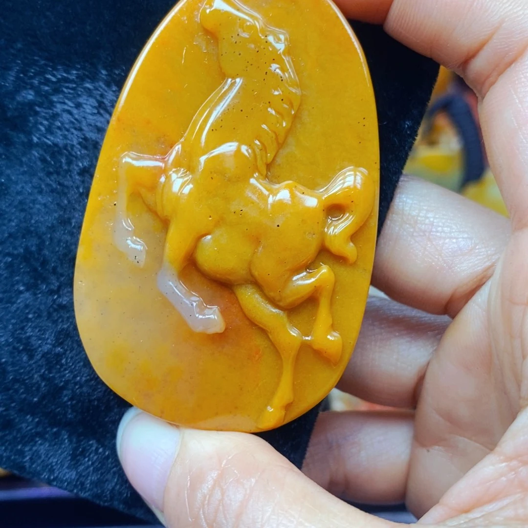 未镶嵌石英质玉（黄龙玉）吊坠(不含链)