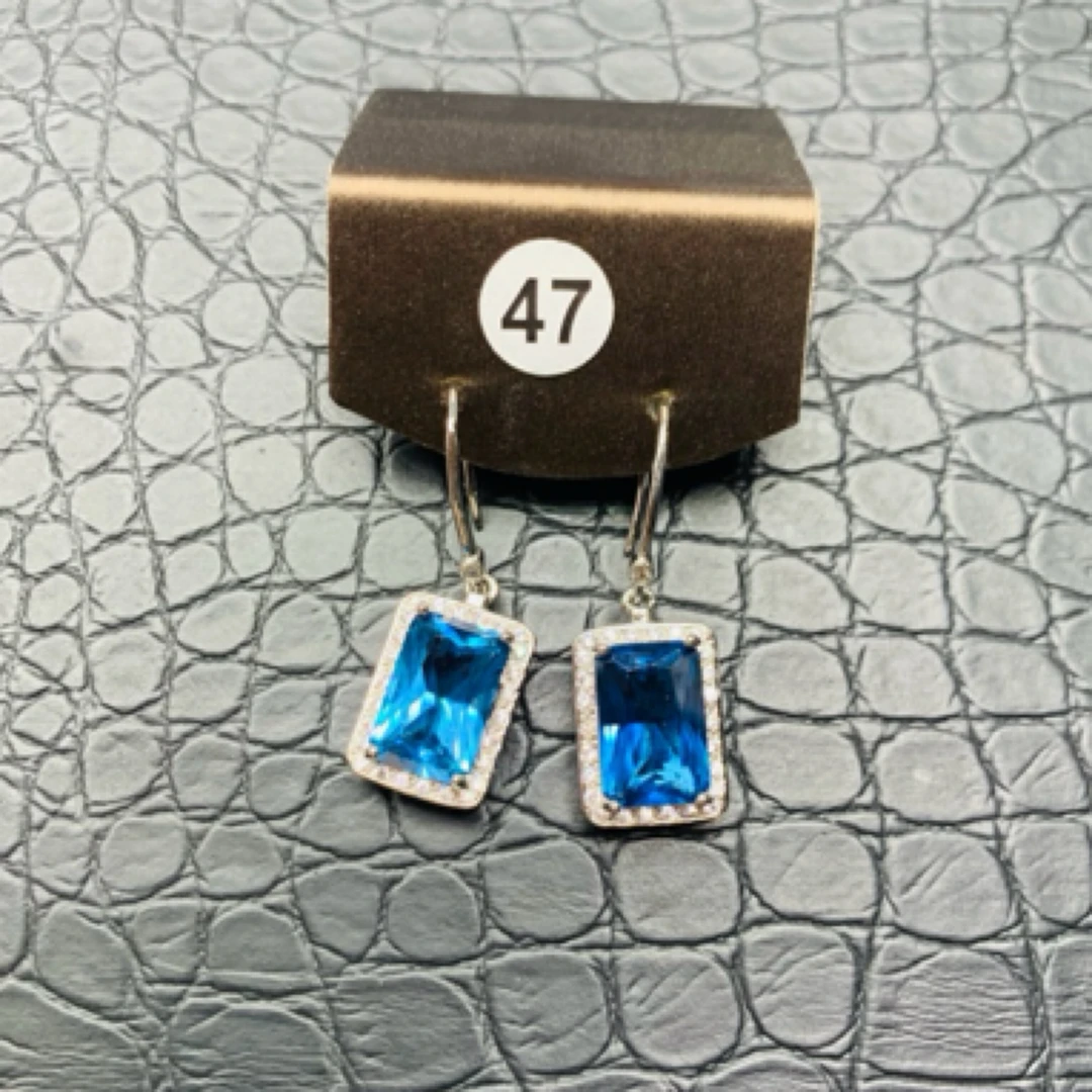 培育蓝宝石培育蓝宝石矢车菊耳环T方76