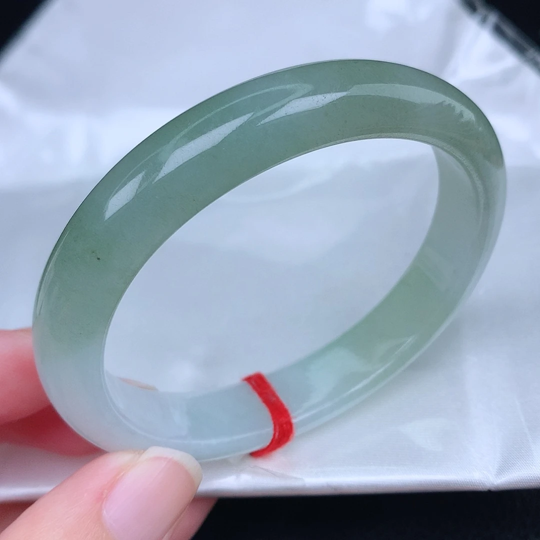 未镶嵌手镯（贵妃镯）翡翠天然