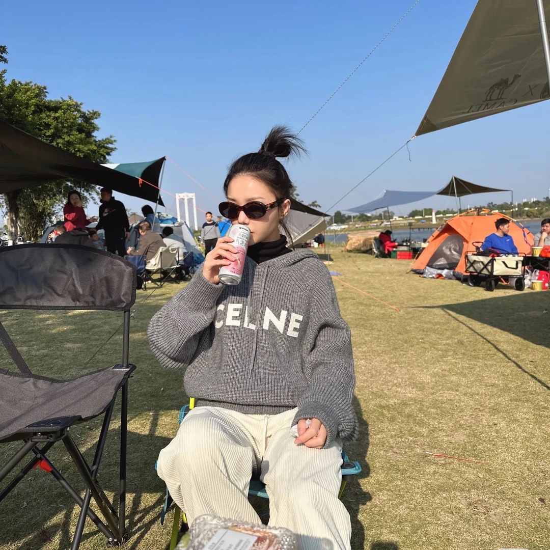 99新 Celine/思琳 Celine/赛琳 新款胸前大logo毛衣 xs码 99新