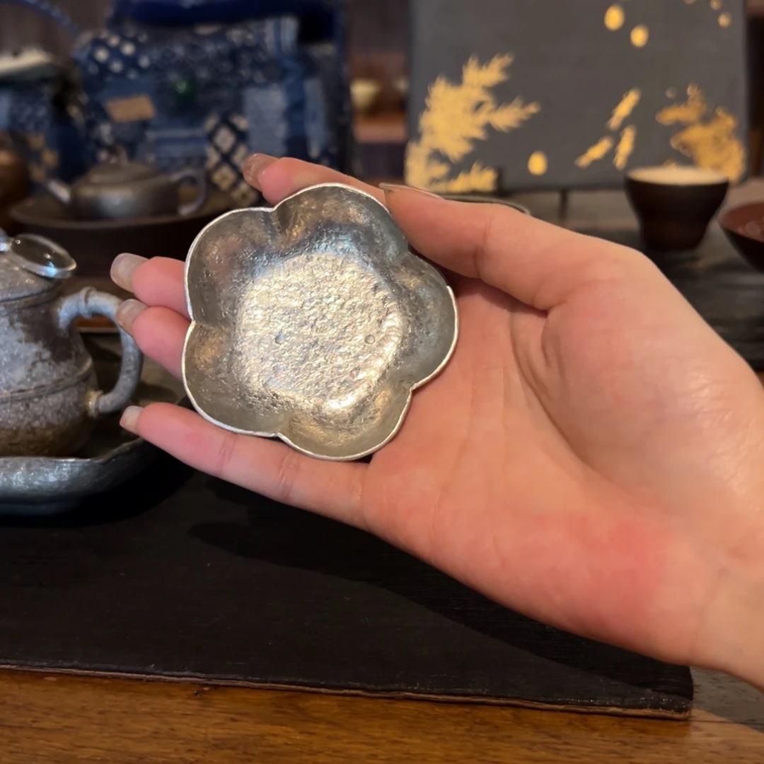 陶瓷。     陶瓷。