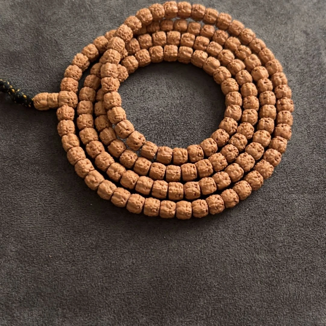 郭***人吊坠金刚菩提藏切佛手