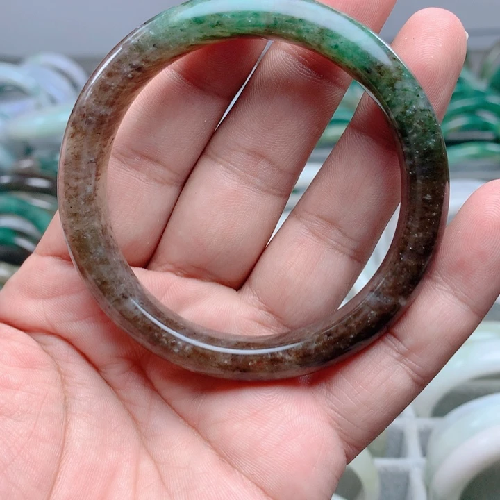 独山玉未镶嵌手镯59