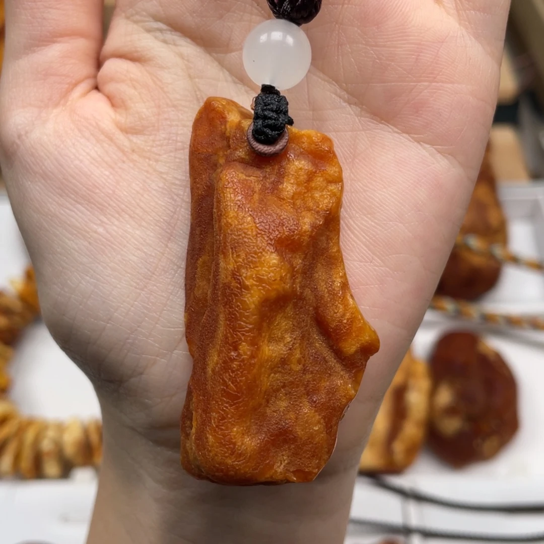 琥珀未镶嵌珠宝奇石