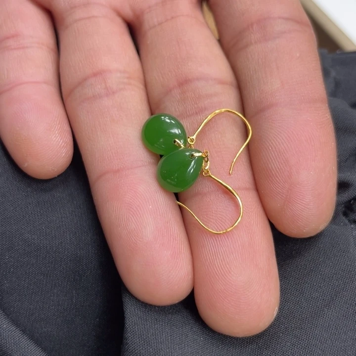 和田玉18K金镶嵌耳饰